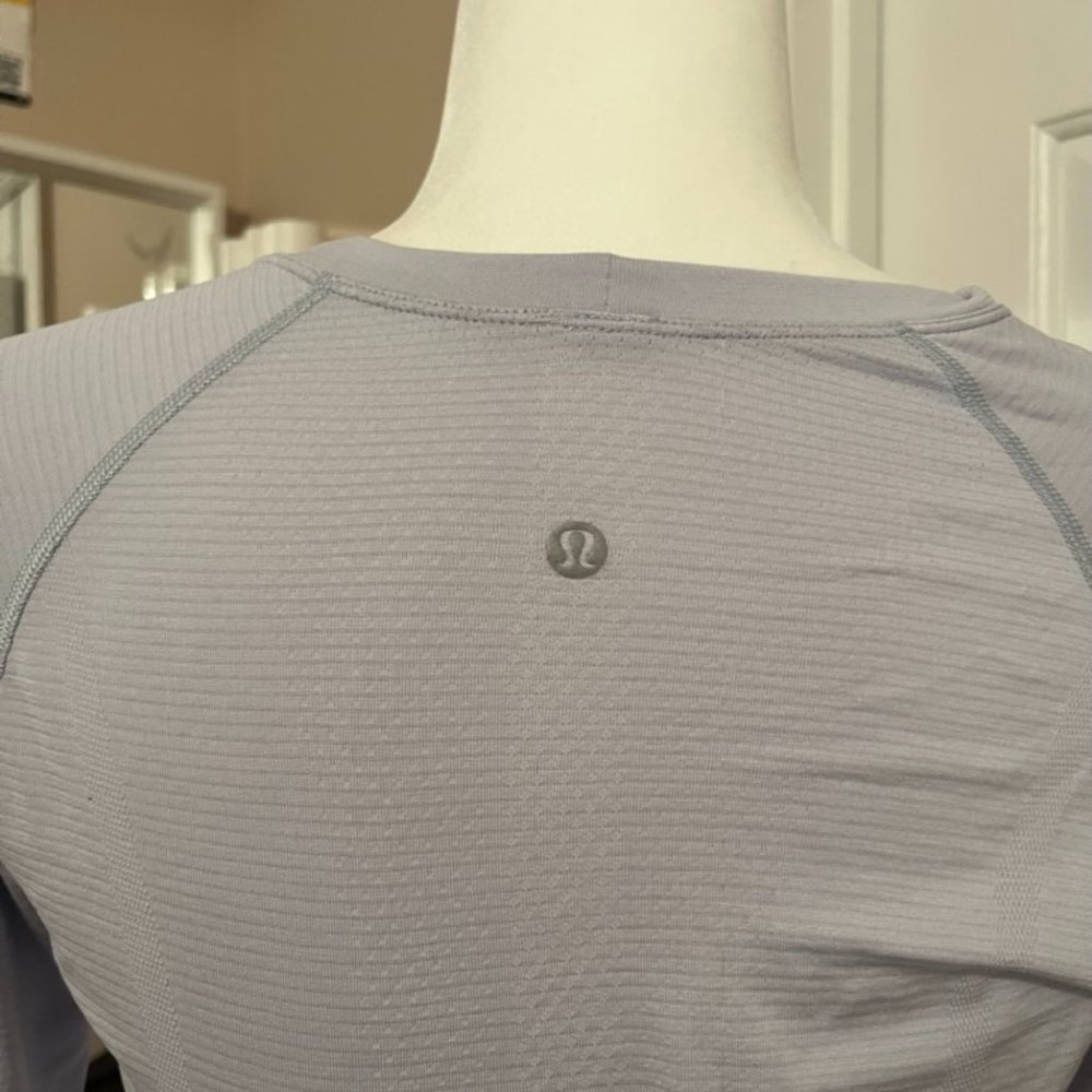 Lululemon Swiftly Tech Longsleeve 2.0 Size 8 - image 2